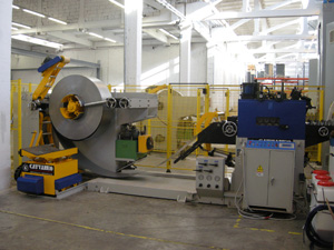 Decoiler,leveller and servo-feeder