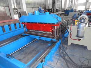 Flying shear Roofing Tile Forming machine