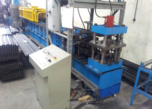 Upright Roll Forming Machine